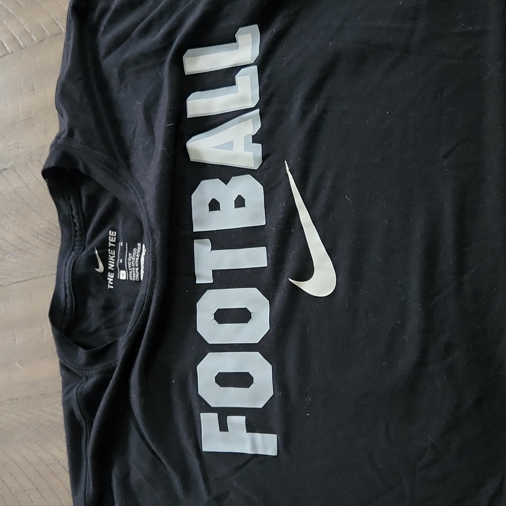 Nike dri fit men's medium football t shirt